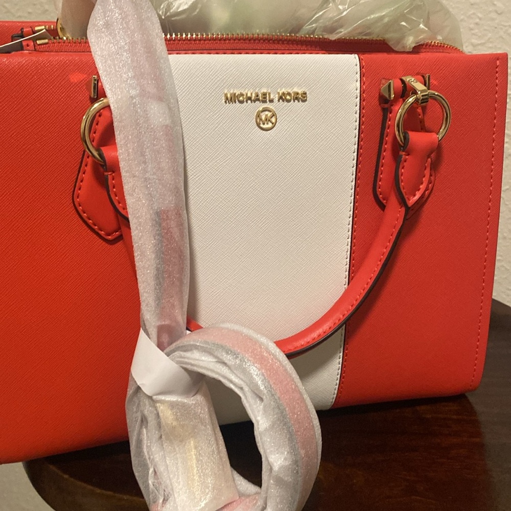 Michael KORS - Picture 9 of 10